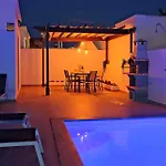 فيلة La Casita *